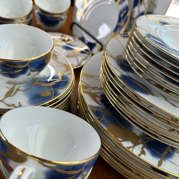 Salad Plates in Jubilant Days Gold by Noritake Contemporary Dining Set of 4 - Picture 7 of 7